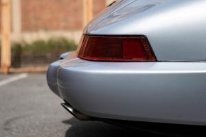 Porsche 911 Carrera RS 3.6 Touring 1992 года  (WW)